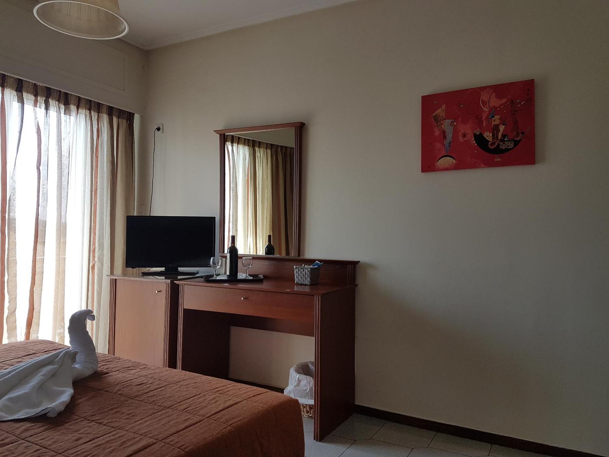 Single Room,706835416:JPEG