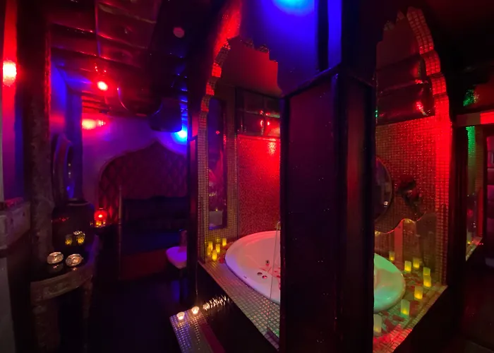 Hotel Jacuzzi Privatif Lida (Adults Only)